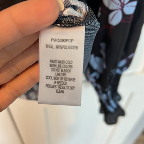 Parker NY aster lagoon blouse size small - Picture 4 of 5